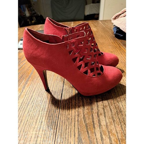 IMPO Women’s 7.5 Red Faux Suede Caged Stiletto High Heel Dress Shoes Zip Side - Picture 2 of 7